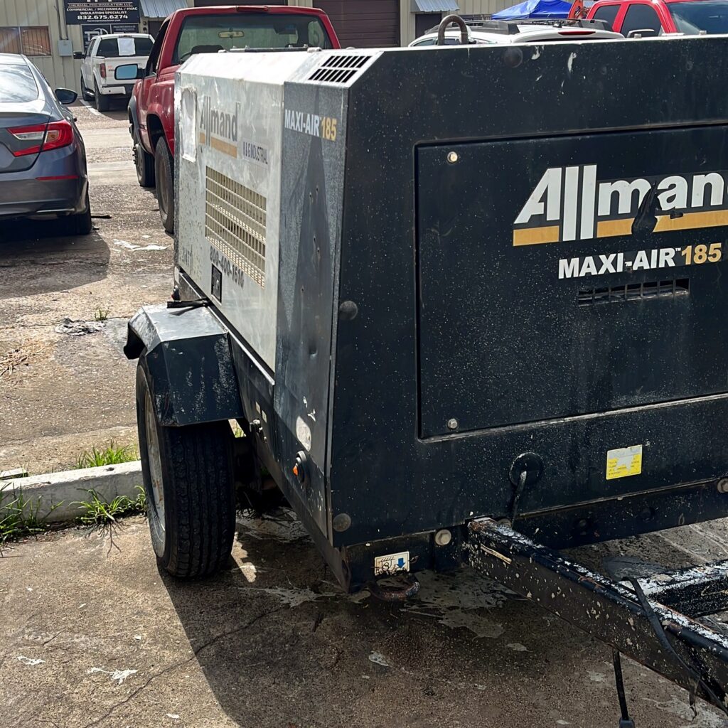 Allmand Maxi-Air 185 CFM air compressor rental unit