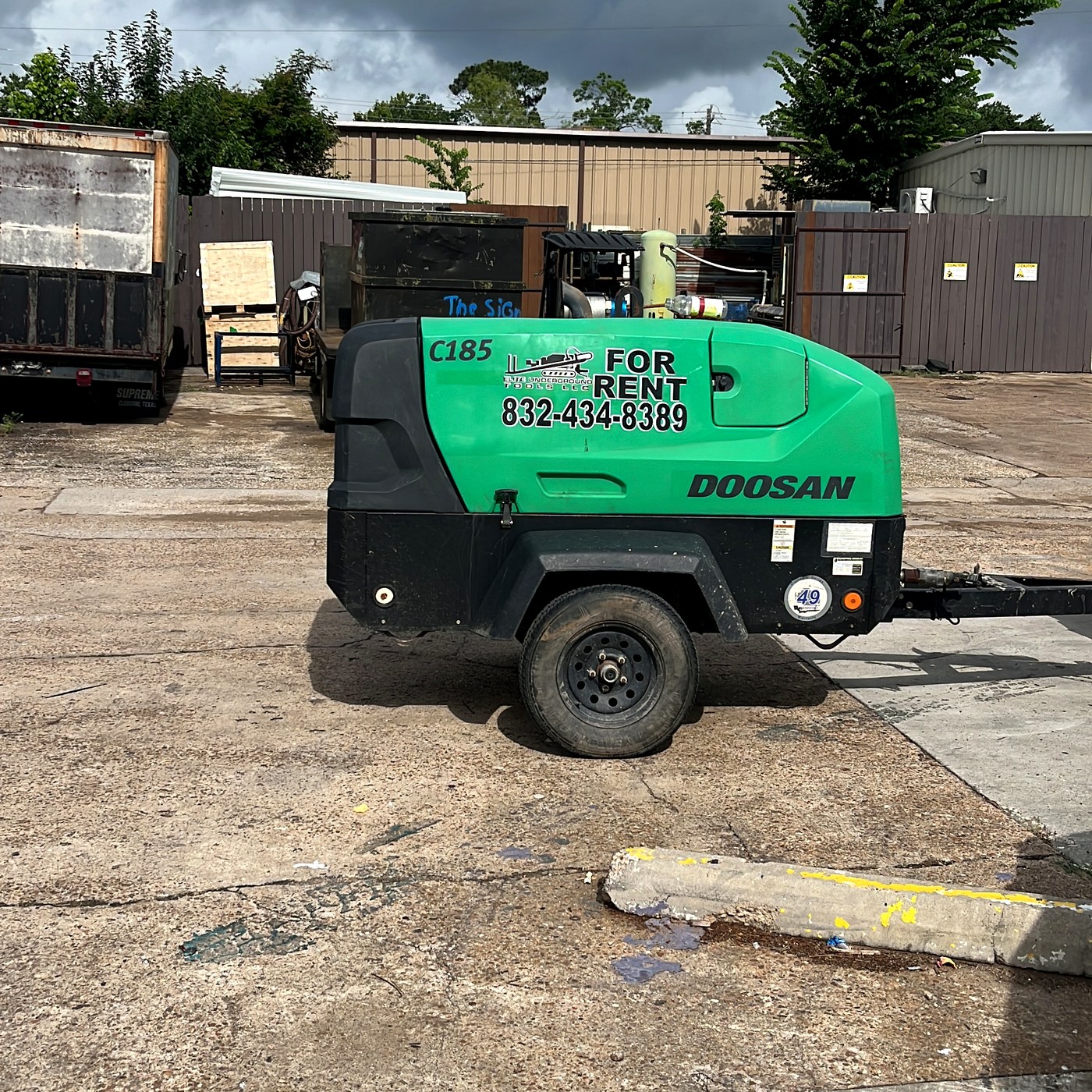 Doosan 185 CFM air compressor rental unit
